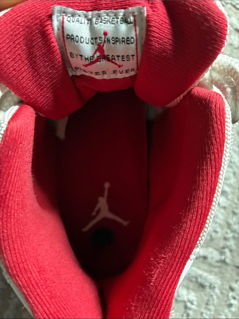 Jordan 11 red cherry